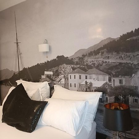 Old Port Apartment Baska Voda Phòng bức ảnh