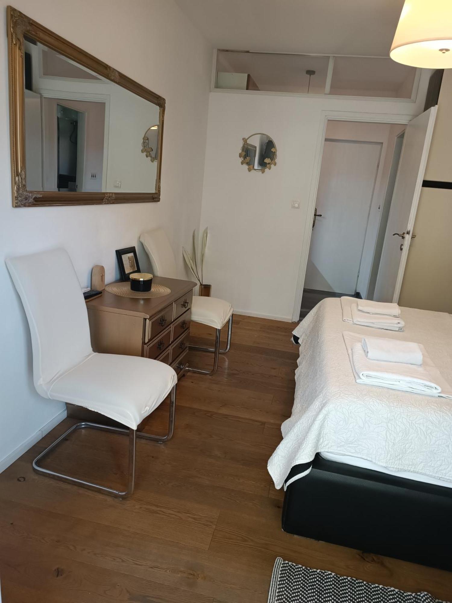 Old Port Apartment Baska Voda Ngoại thất bức ảnh