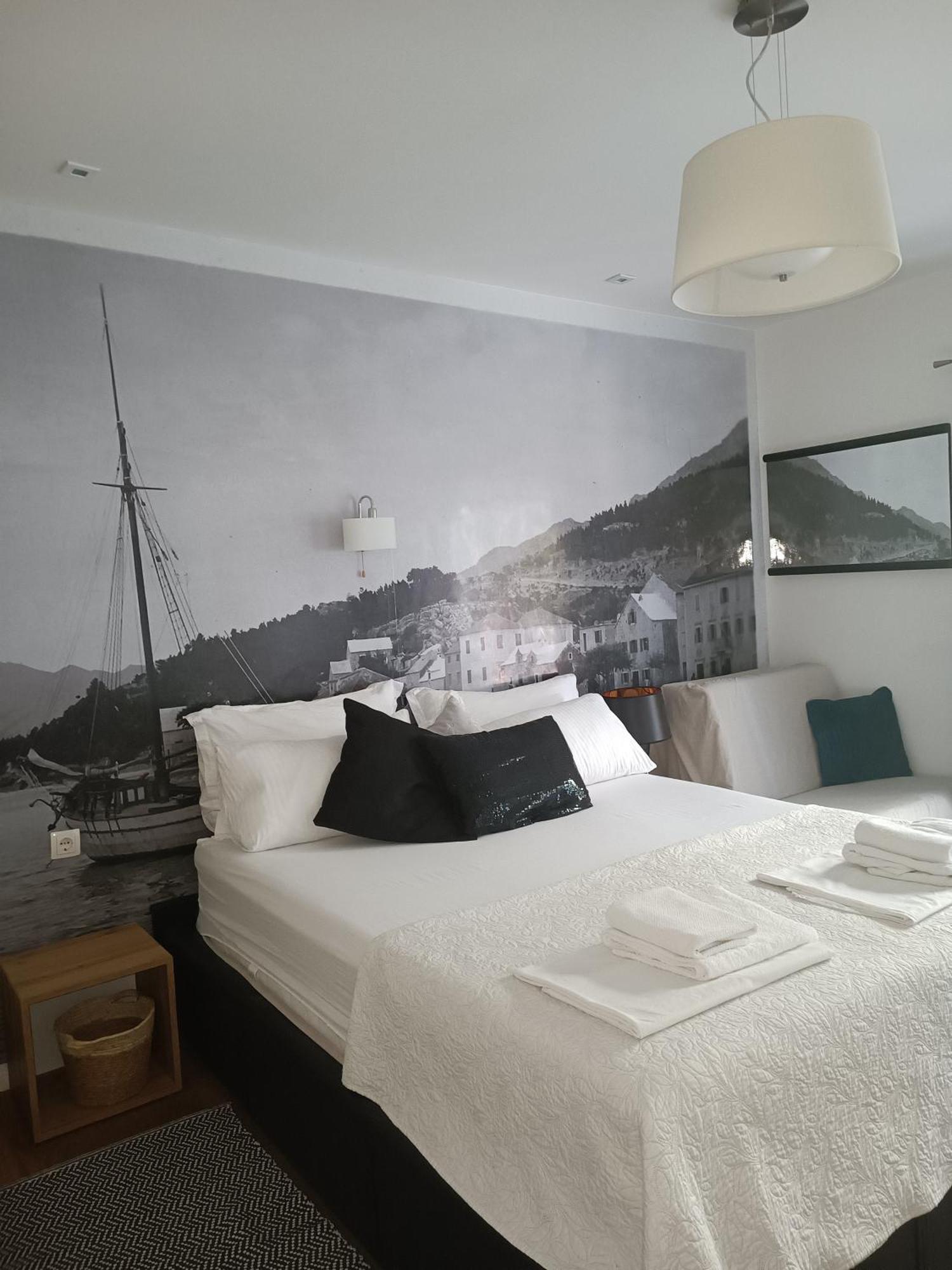 Old Port Apartment Baska Voda Phòng bức ảnh