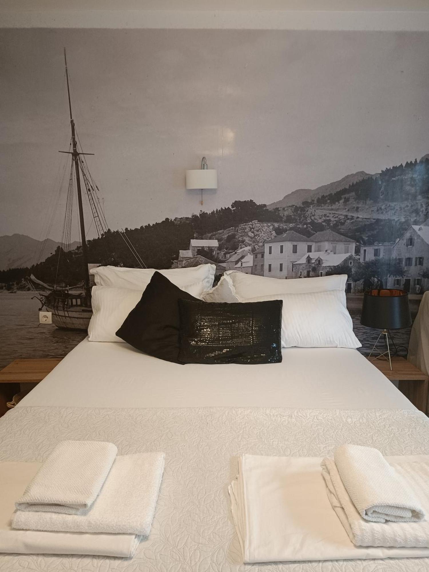 Old Port Apartment Baska Voda Phòng bức ảnh